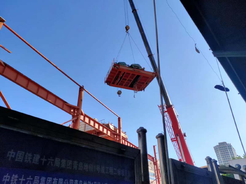 中鐵十六局起重機施工現場